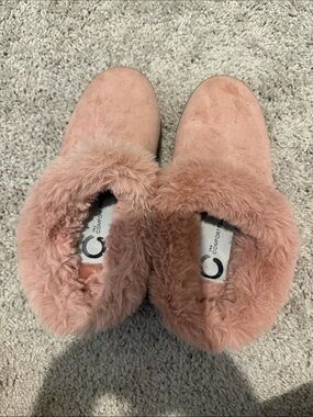 comfort plus by Predictions Plush Faux-Fur Slip-Ons in Blush Pink